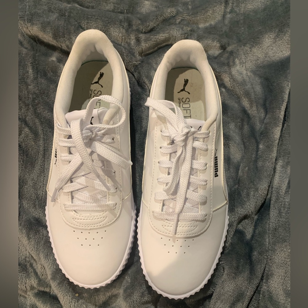 NEW Puma Carina Sneakers W8.5